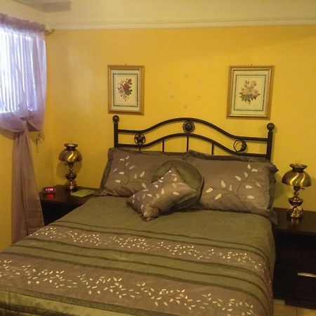 Douces Evasions Bed & Breakfast Saint-Anselme Bagian luar foto