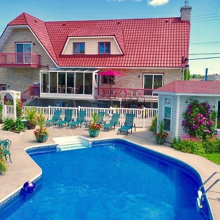 Douces Evasions Bed & Breakfast Saint-Anselme Bagian luar foto