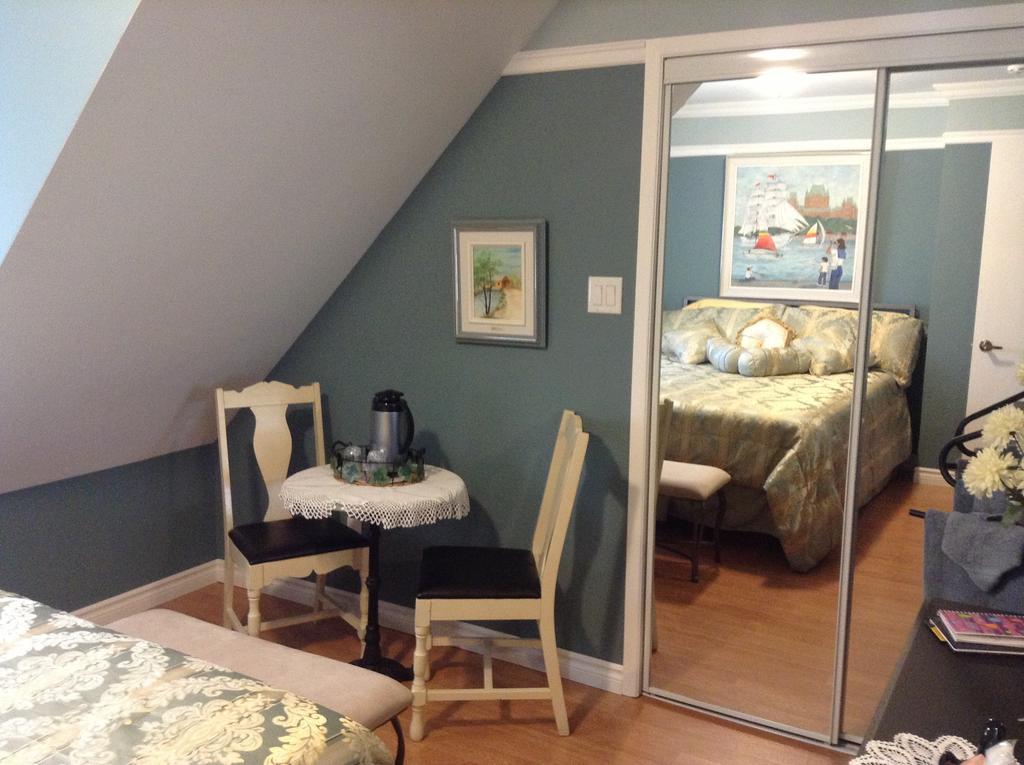 Douces Evasions Bed & Breakfast Saint-Anselme Ruang foto