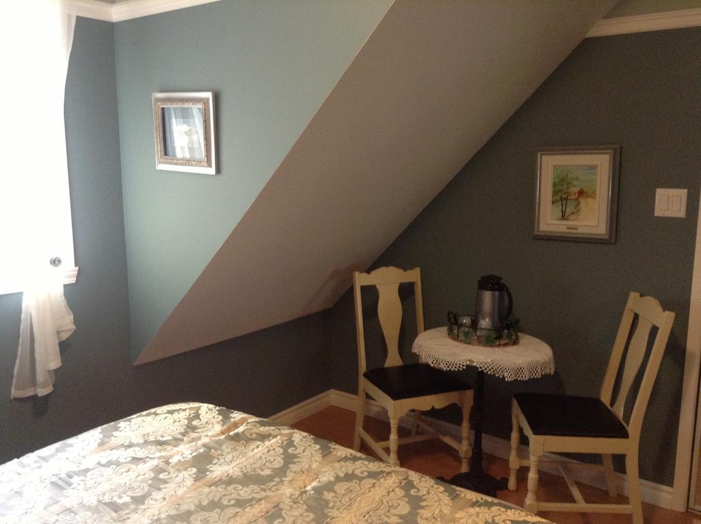 Douces Evasions Bed & Breakfast Saint-Anselme Bagian luar foto