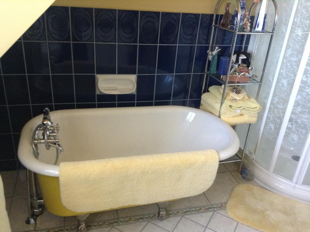 Douces Evasions Bed & Breakfast Saint-Anselme Ruang foto