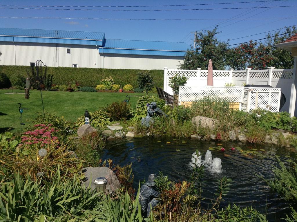 Douces Evasions Bed & Breakfast Saint-Anselme Bagian luar foto