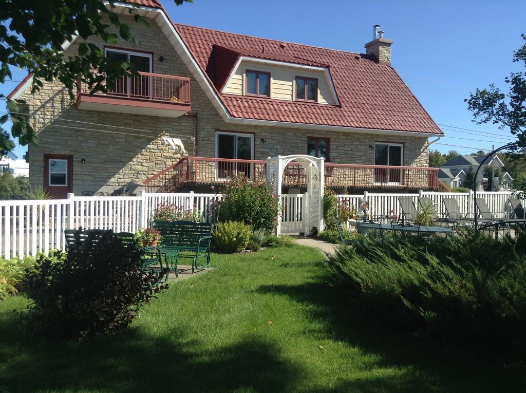 Douces Evasions Bed & Breakfast Saint-Anselme Bagian luar foto