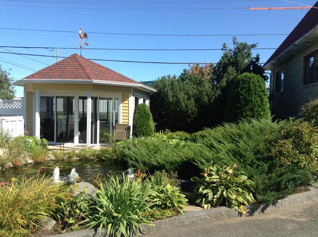 Douces Evasions Bed & Breakfast Saint-Anselme Bagian luar foto