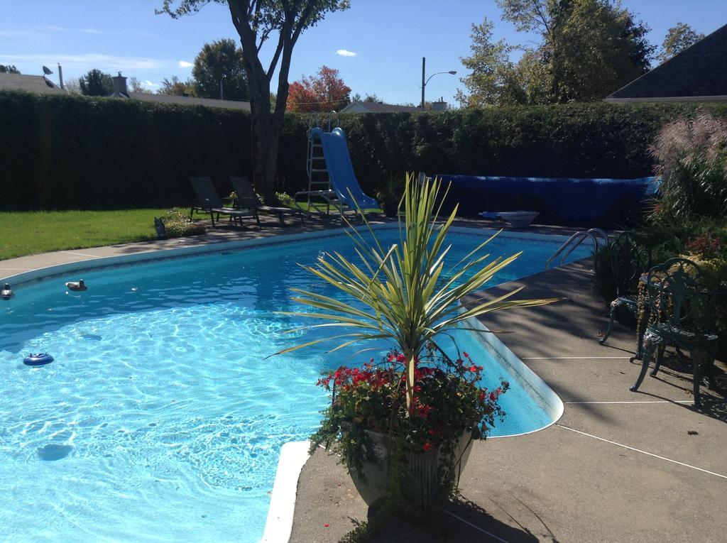 Douces Evasions Bed & Breakfast Saint-Anselme Bagian luar foto
