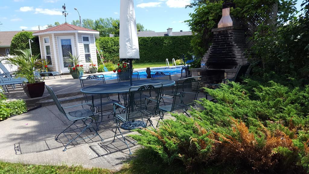 Douces Evasions Bed & Breakfast Saint-Anselme Bagian luar foto