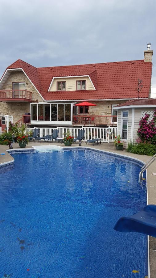 Douces Evasions Bed & Breakfast Saint-Anselme Bagian luar foto